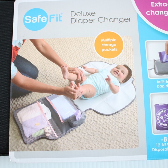 SafeFit Black Deluxe Diaper Changer with Extra Large Changing Pad Bag - Picture 5 of 12